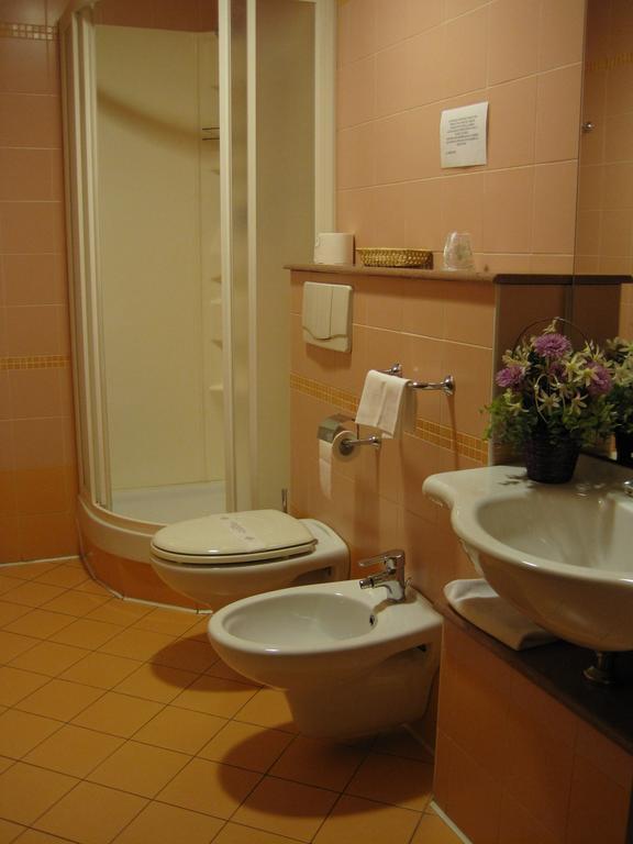 Hotel Italia Carmagnola Room photo