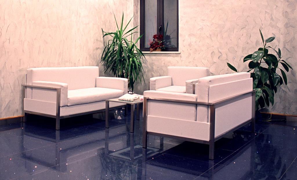 Hotel Italia Carmagnola Exterior photo